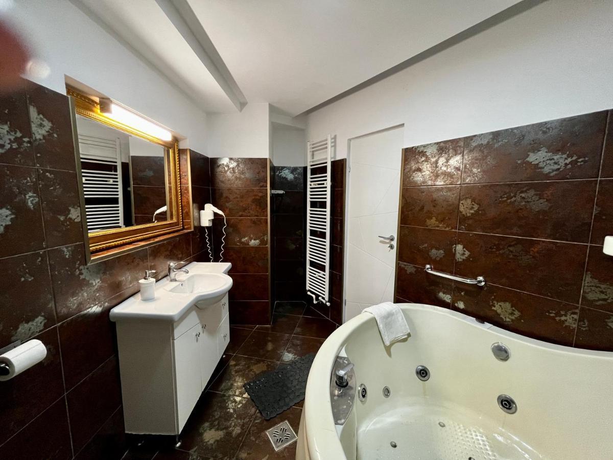 Riviera Unirii Residence บูคาเรสต์ ภายนอก รูปภาพ